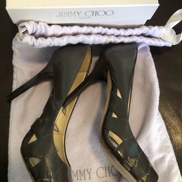 Jimmy Choo London pump w/ cut out heels - Picture 3 of 6